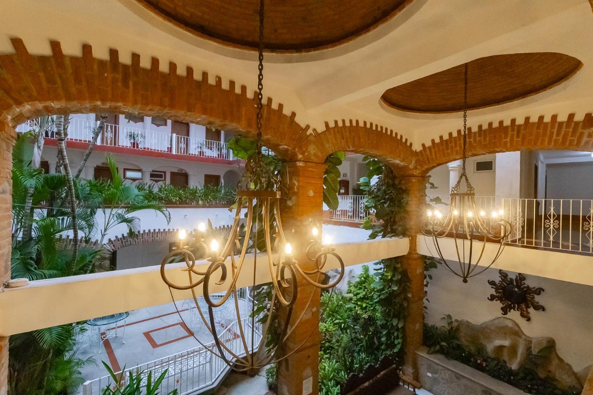 Hotel Encino Malecon Centro ปูแอร์โตบาญาร์ตา ภายนอก รูปภาพ