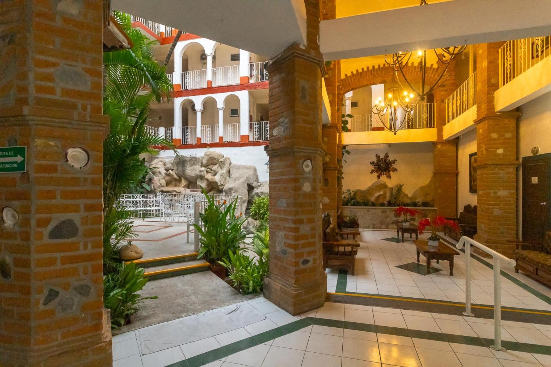 Hotel Encino Malecon Centro ปูแอร์โตบาญาร์ตา ภายนอก รูปภาพ